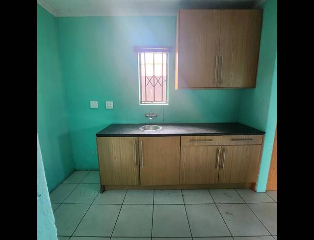 1 BEDROOM PROPERTY TO RENT IN NALEDI